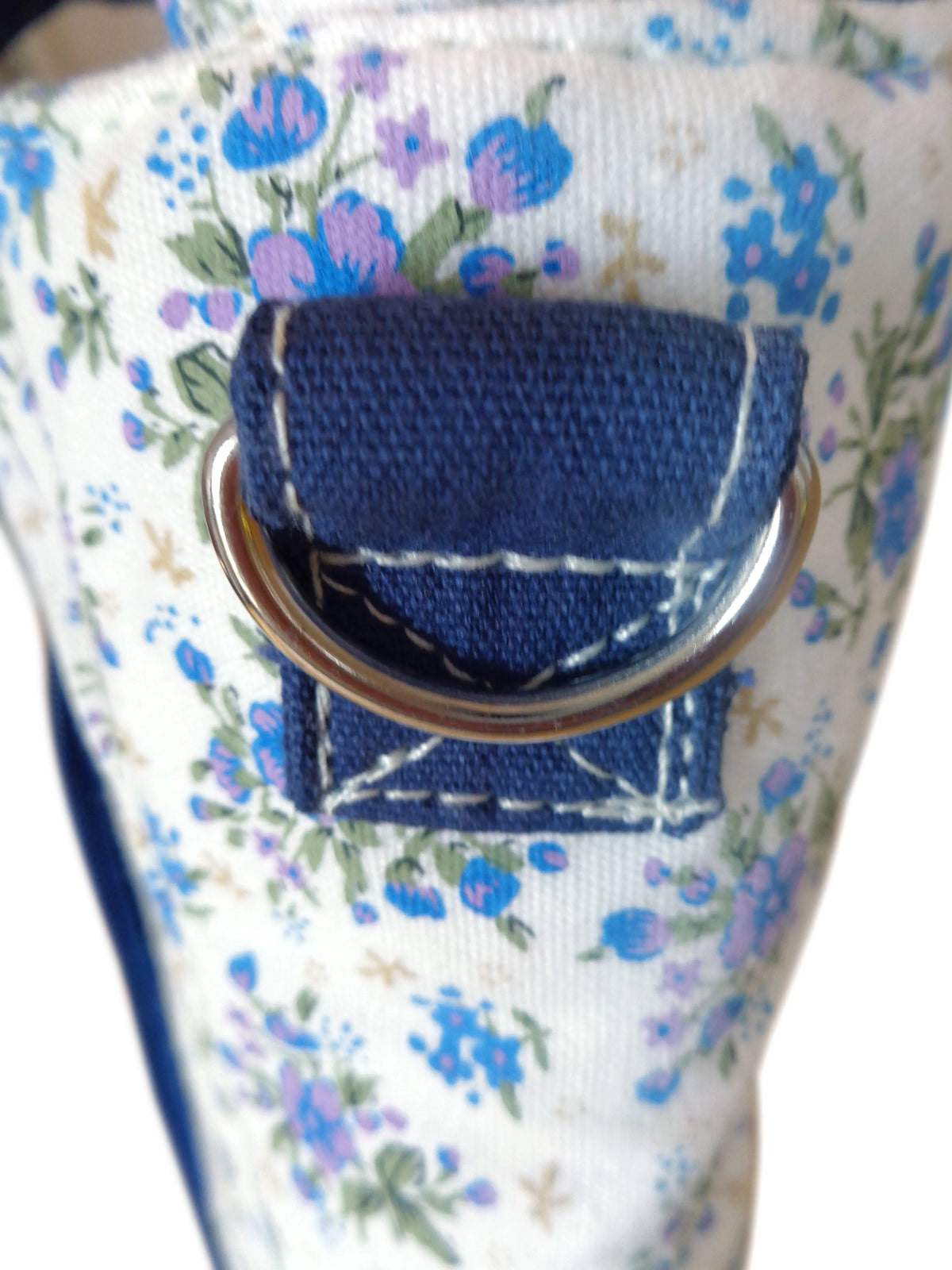 Skinly backpack with a floral design, summer style Skinly