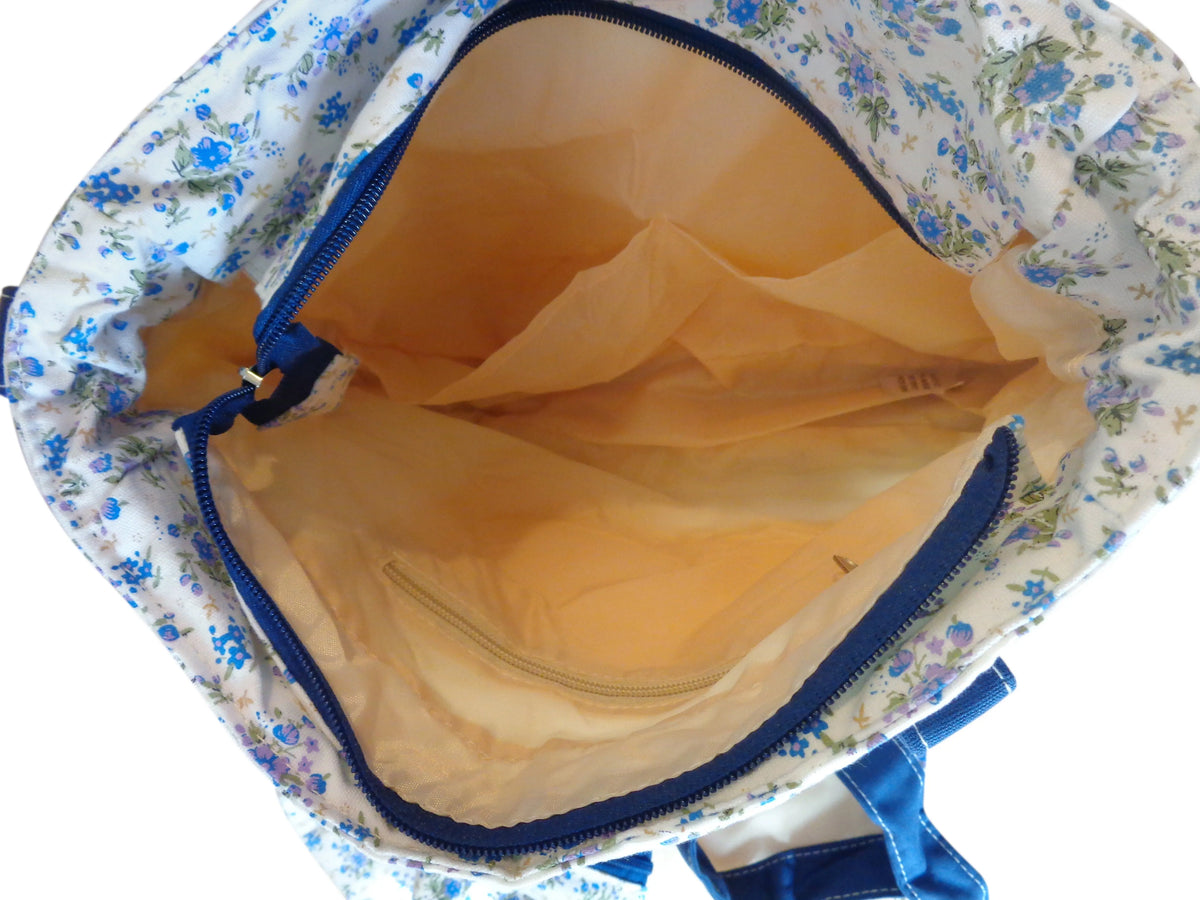 Skinly backpack with a floral design, summer style Skinly